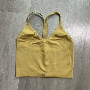 Set active yellow v tank top